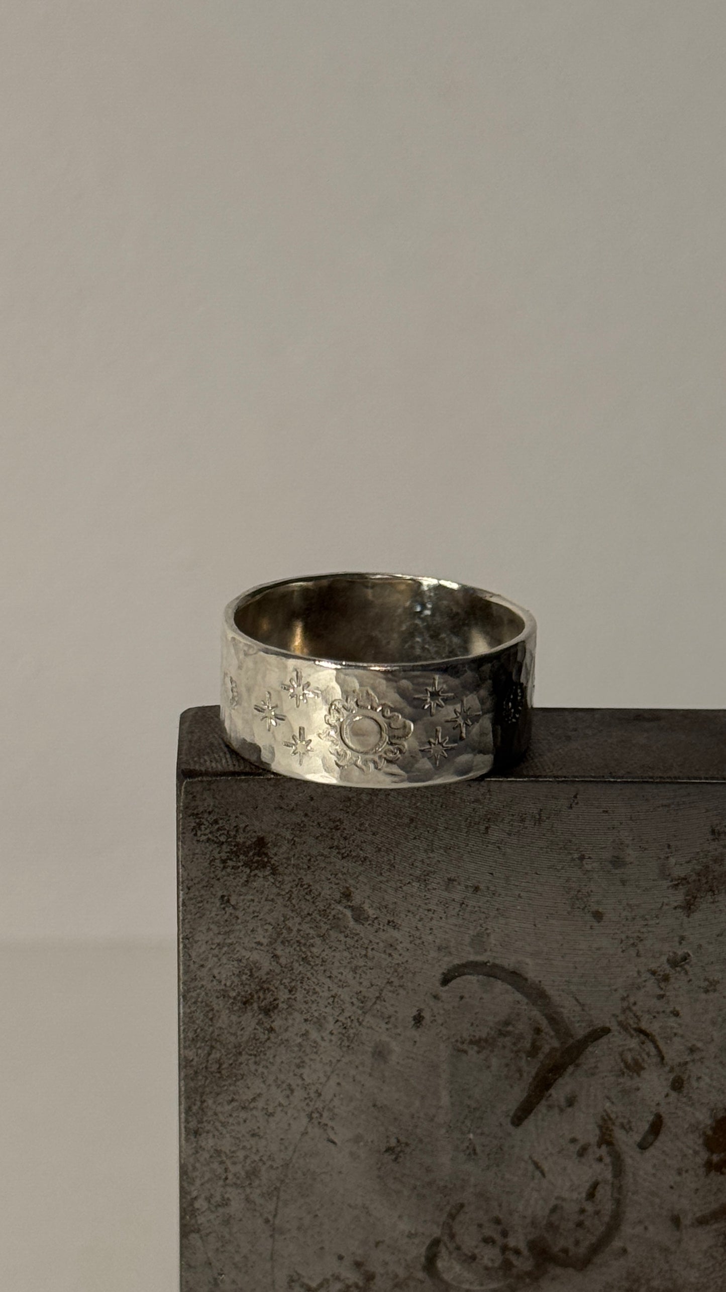 Group Workshop: silver ring with textures and stamps