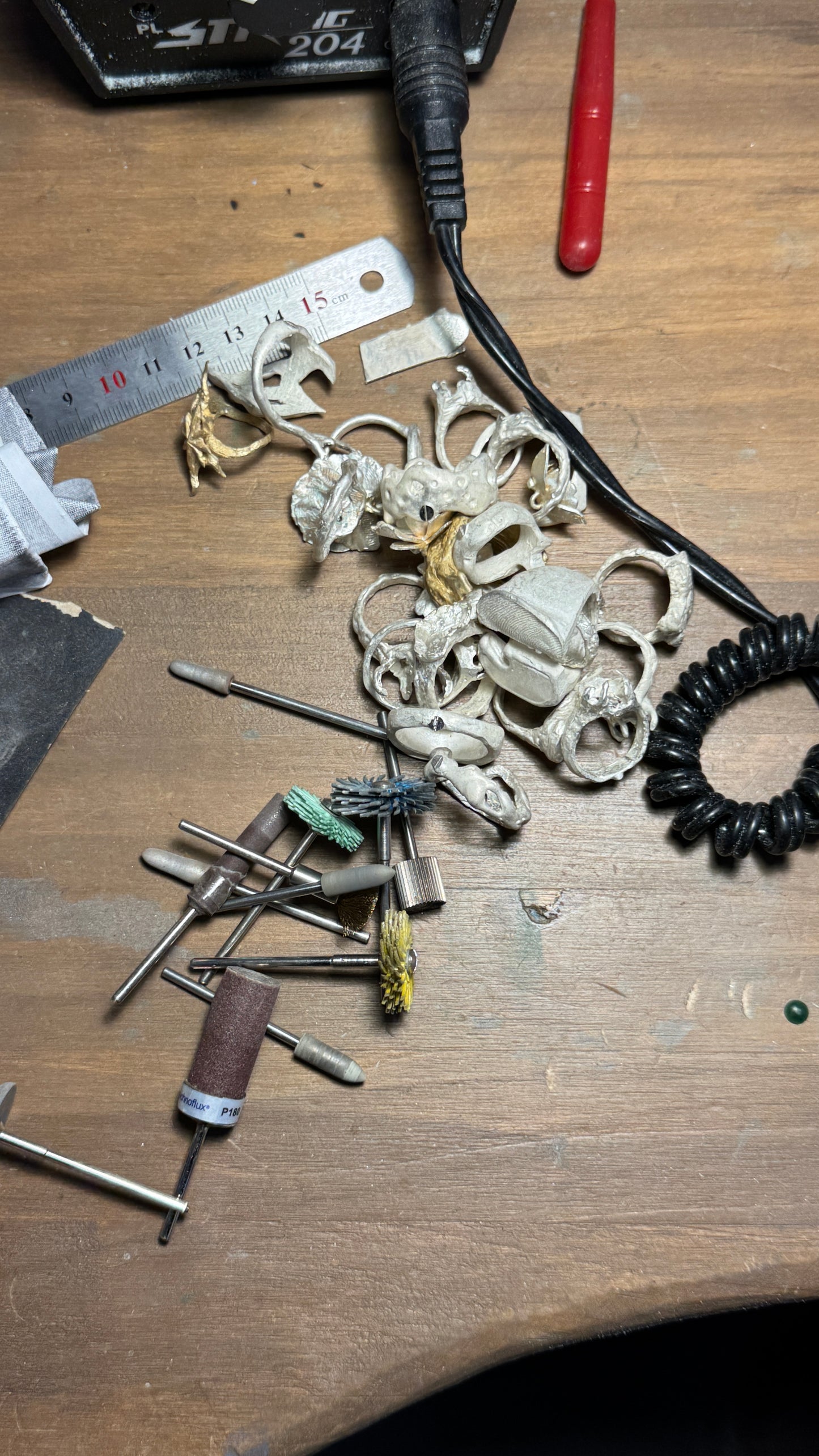 Course: introduction to handmade jewelry design (8 classes)