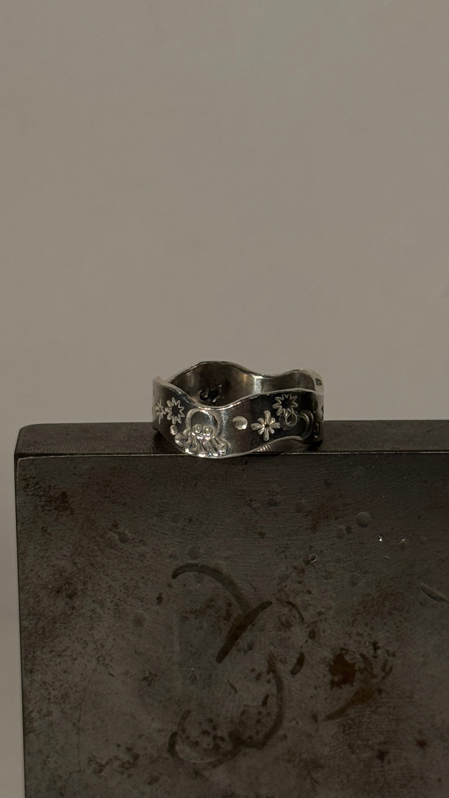 Group Workshop: silver ring with textures and stamps