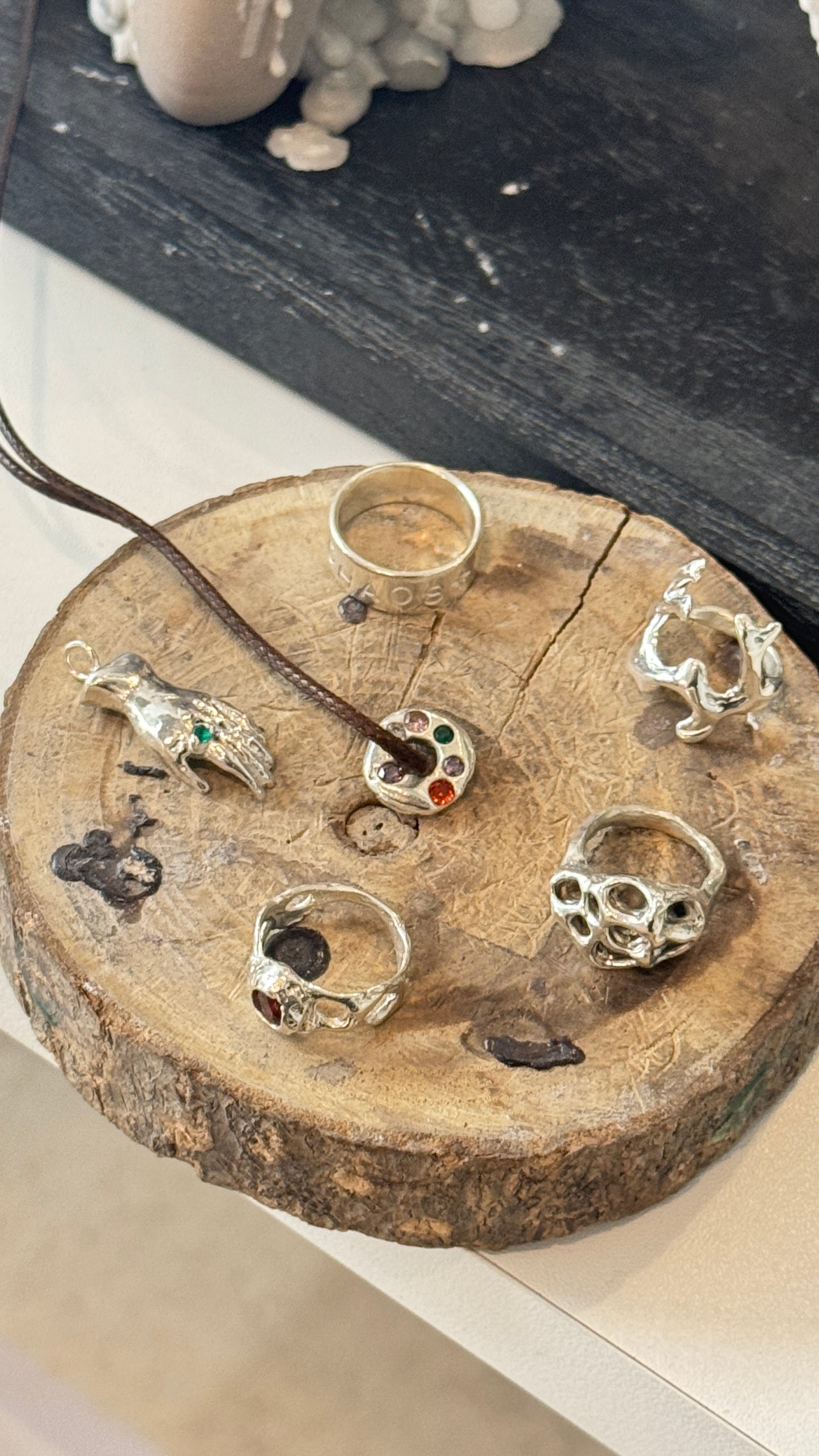 Course: introduction to handmade jewelry design (8 classes)