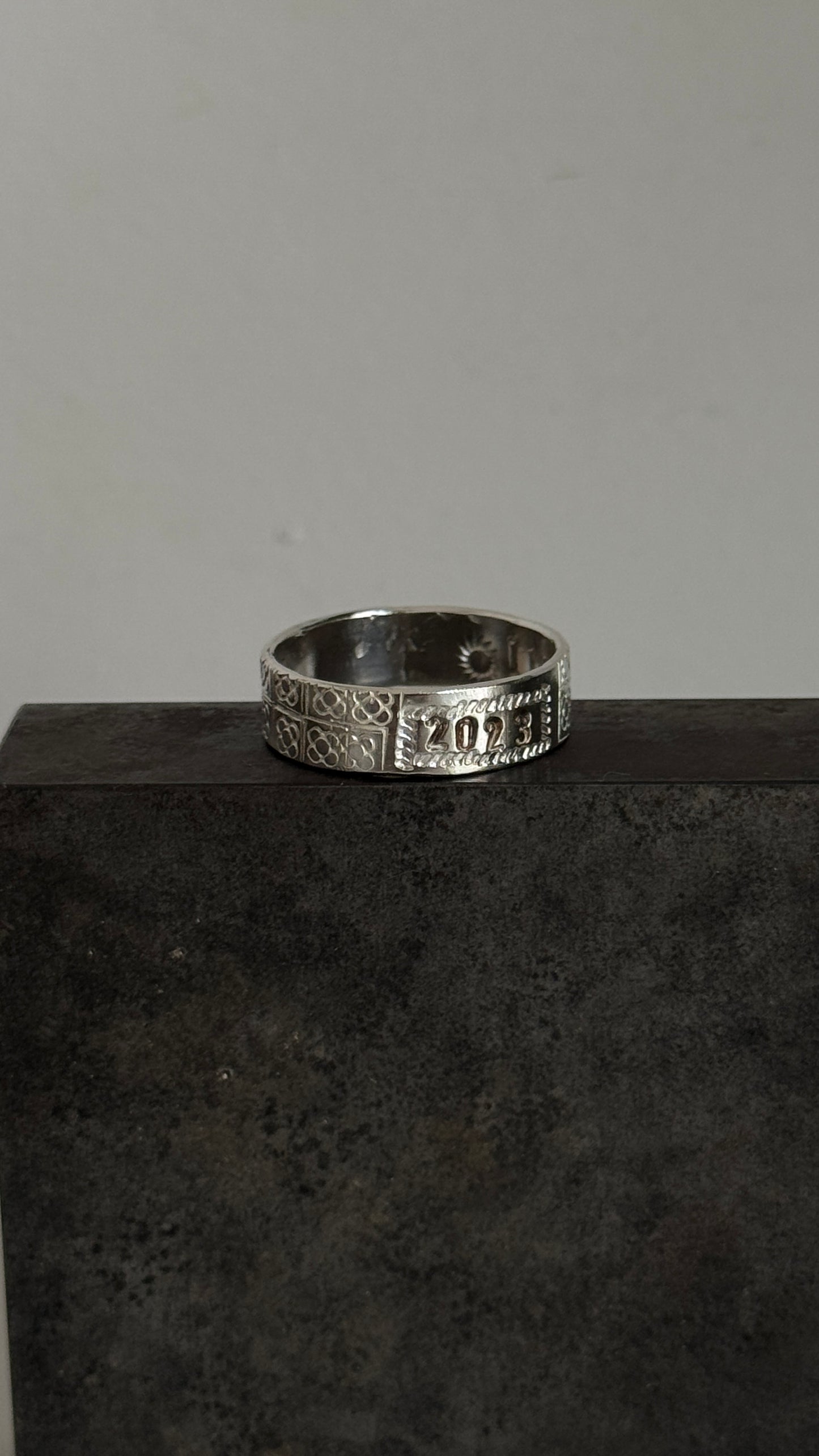 Group Workshop: silver ring with textures and stamps